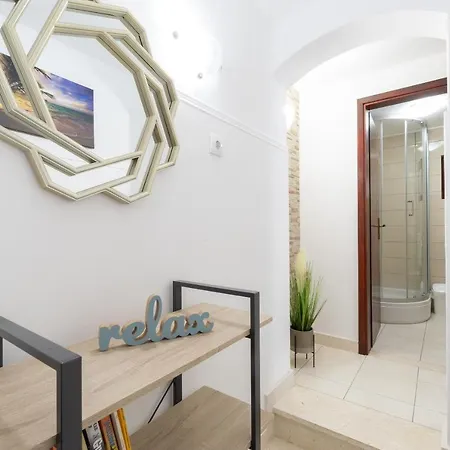 펜션 Family-friendly House With Hot Tub Prizba, Korcula - 15468 프리즈바