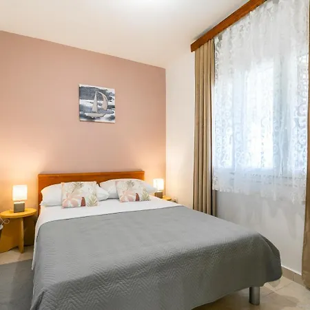 Family Friendly House With A Parking Space Prizba, Korcula - 15468