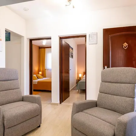 Family-friendly House With Hot Tub Prizba, Korcula - 15468 Nyaraló