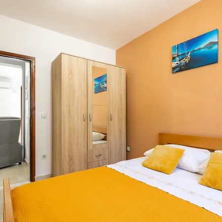 Family-friendly House With Hot Tub Prizba, Korcula - 15468 Nyaraló Prižba