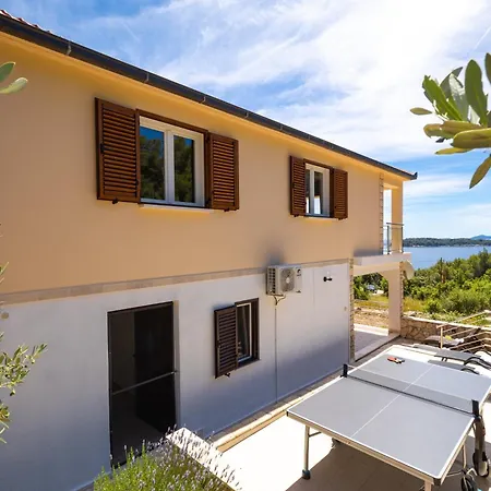 Family-friendly House With Hot Tub Prizba, Korcula - 15468 Hébergement de vacances