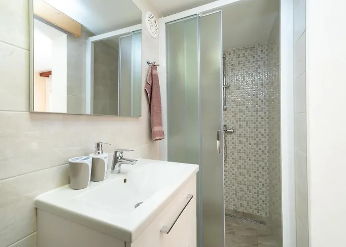 Family Friendly House With A Parking Space Prizba, Korcula - 15468 普瑞兹巴