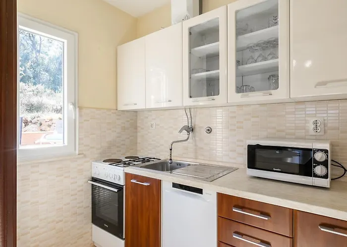 Family Friendly House With A Parking Space Prizba, Korcula - 15468 普瑞兹巴