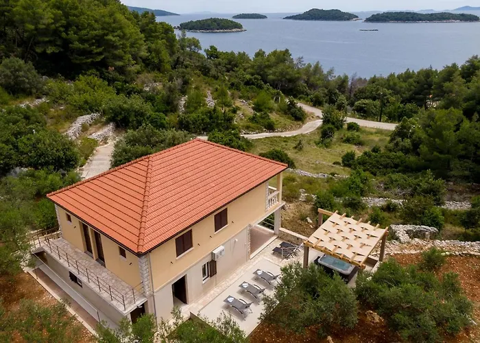 度假居 Family Friendly House With A Parking Space Prizba, Korcula - 15468