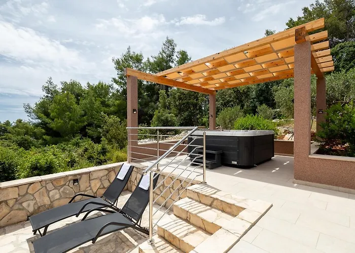 Family Friendly House With A Parking Space Prizba, Korcula - 15468